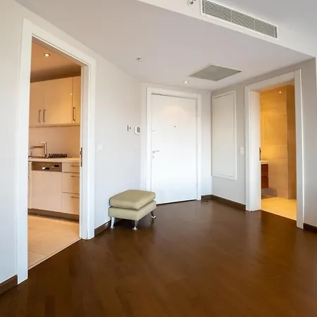 Elegant 3 Bdr With Pool, Gym & Parking Апартаменты