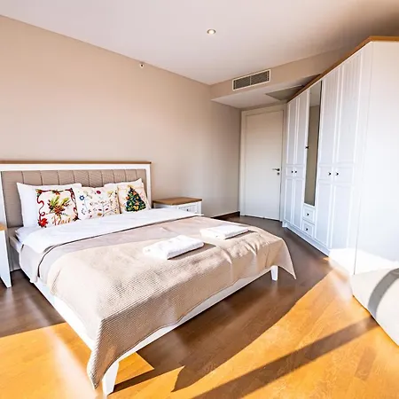 Апартаменты Elegant 3 Bdr With Pool, Gym & Parking *
