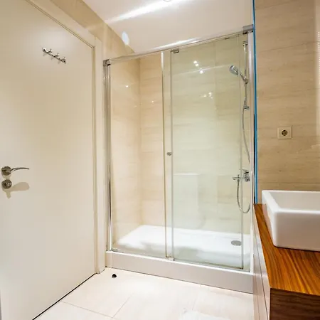 Apartment Elegant 3 Bdr With Pool, Gym & Parking