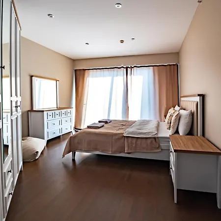Elegant 3 Bdr With Pool, Gym & Parking