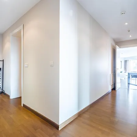 Apartment Elegant 3 Bdr With Pool, Gym & Parking