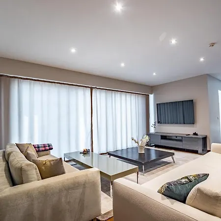 Elegant 3 Bdr With Pool, Gym & Parking * איסטמבול