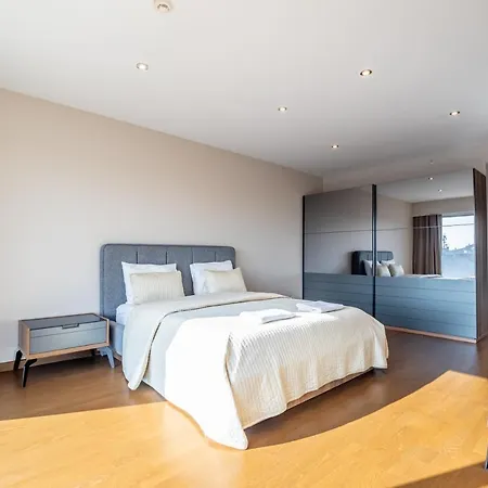 Elegant 3 Bdr With Pool, Gym & Parking איסטמבול