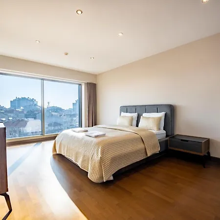 Elegant 3 Bdr With Pool, Gym & Parking * איסטמבול